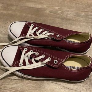 Maroon Converse Low top sneakers